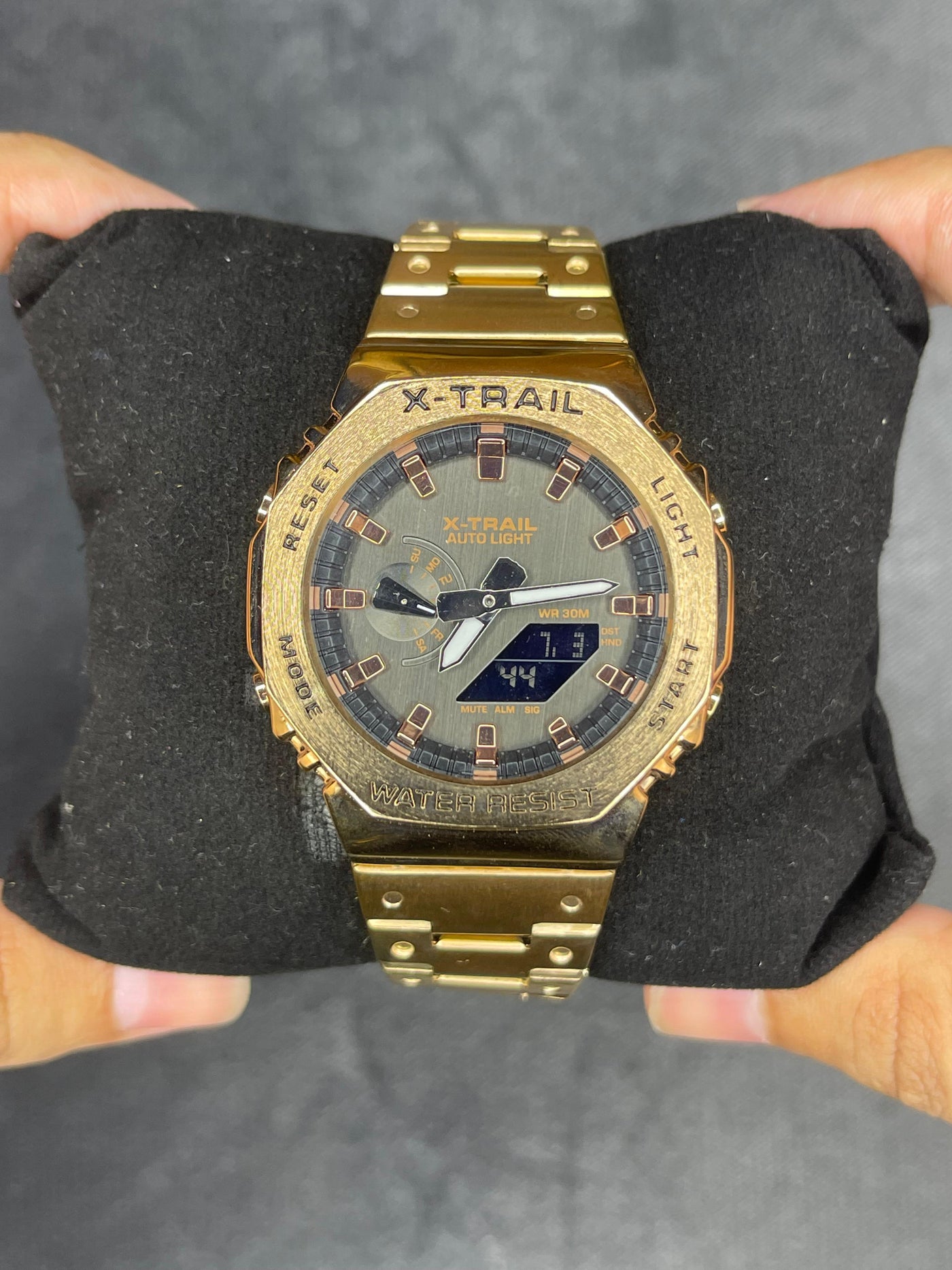 X Trail World Time Watch